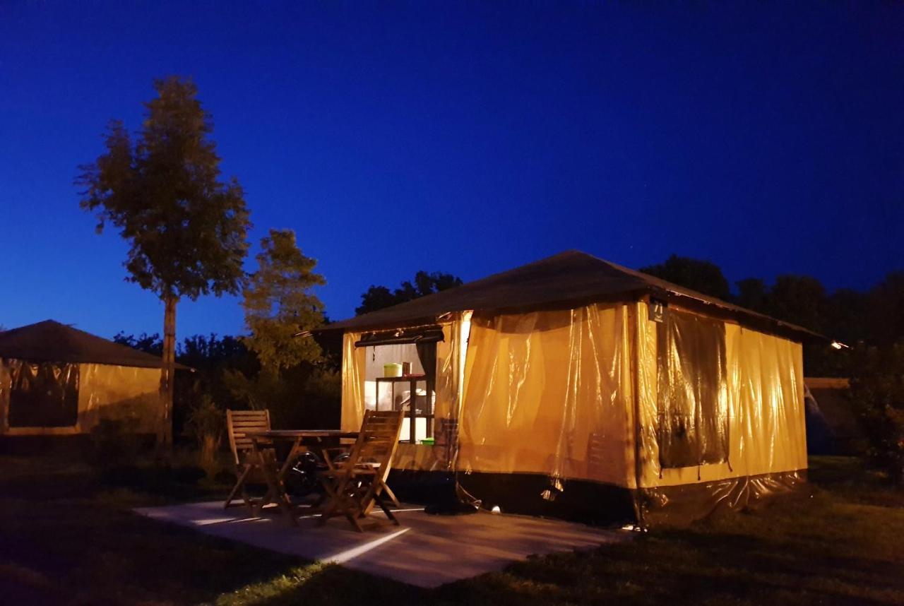Camping Aquarev Hotell Loudéac Eksteriør bilde